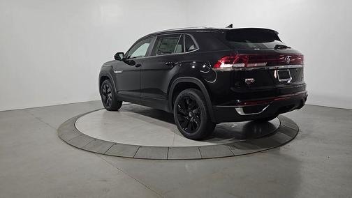 Deep Black Pearl Effect 2026 Volkswagen Atlas Cross Sport 2.0T SE W/TECHNOLOGY