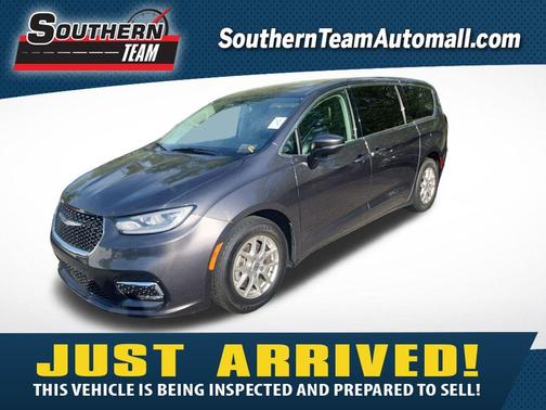 Granite Crystal Clearcoat Metallic 2023 Chrysler Pacifica Touring-L
