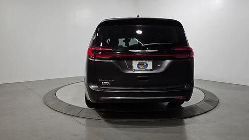 Granite Crystal Clearcoat Metallic 2023 Chrysler Pacifica Touring-L