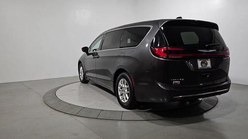 Granite Crystal Clearcoat Metallic 2023 Chrysler Pacifica Touring-L