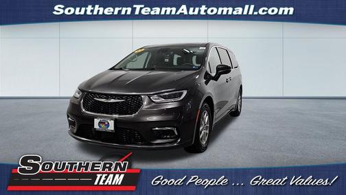 Granite Crystal Metallic Clearcoat 2023 Chrysler Pacifica Touring L