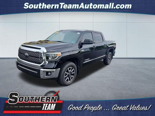 Midnight Black Metallic 2018 Toyota Tundra SR5