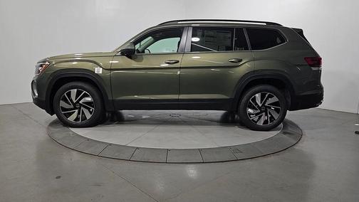 Green 2026 Volkswagen Atlas 2.0T SE W/TECHNOLOGY