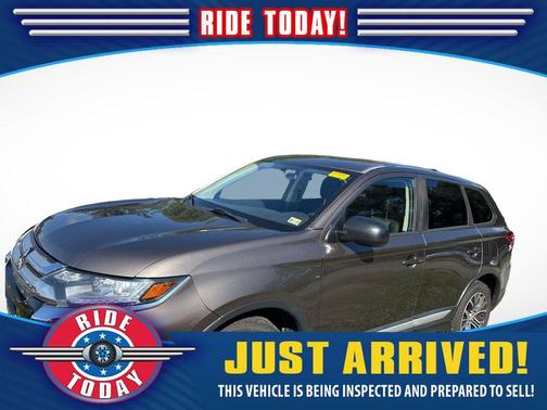 2017 Mitsubishi Outlander ES