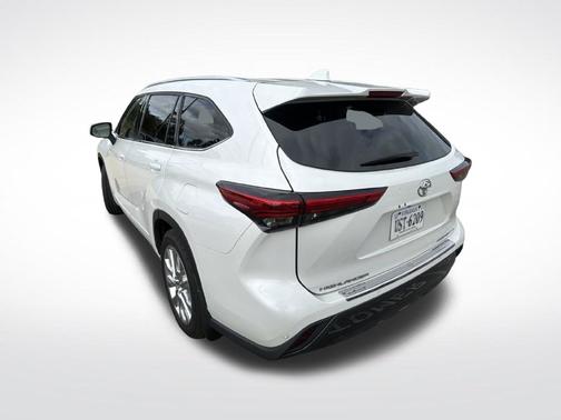Wind Chill Pearl 2023 Toyota Highlander Limited