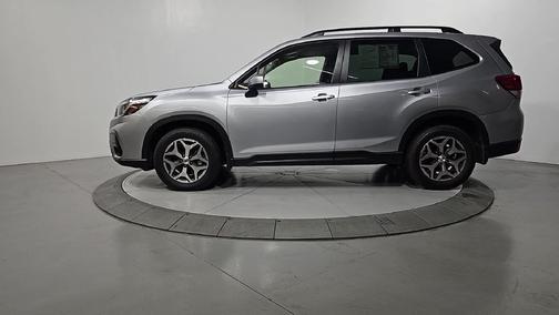 Ice Silver Metallic 2020 Subaru Forester Base