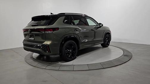 Avocado Green w/Deep Black Roof 2026 Volkswagen Tiguan 2.0T SE R-Line Black