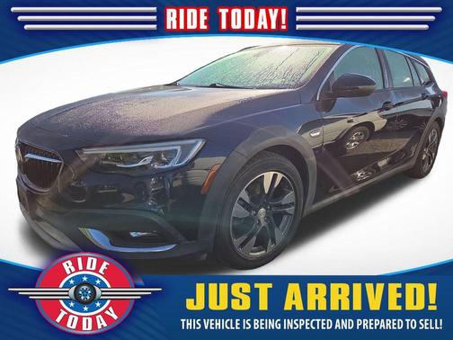 2018 Buick Regal TourX Essence