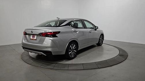 Brilliant Silver Metallic 2020 Nissan Versa 1.6 SV