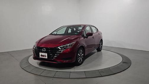 Scarlet Ember 2025 Nissan Versa 1.6 SV