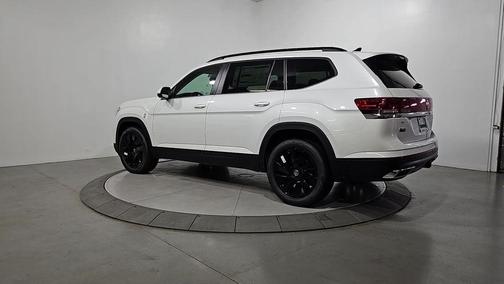 Opal White Pearl 2026 Volkswagen Atlas 2.0T SE W/TECHNOLOGY