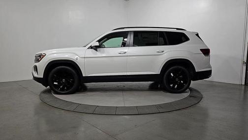 Opal White Pearl 2026 Volkswagen Atlas 2.0T SE W/TECHNOLOGY
