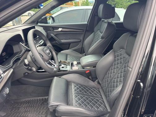 Mythos Black Metallic 2025 Audi SQ5 3.0T Premium Plus