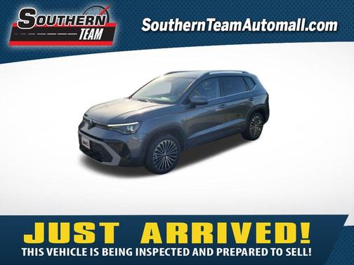 Platinum Gray Metallic 2025 Volkswagen Taos 1.5T SE