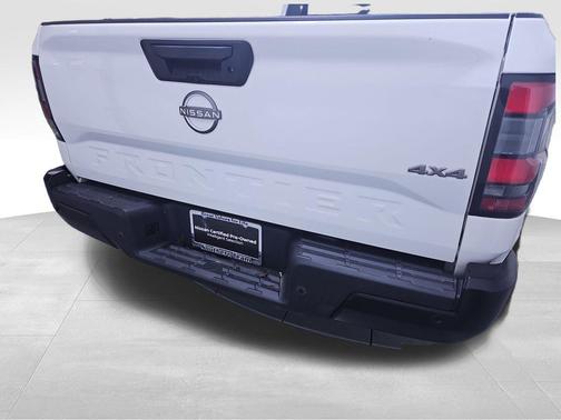 2022 Nissan Frontier S