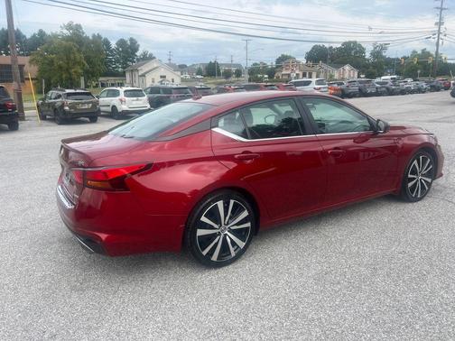 2022 Nissan Altima 2.0 SR