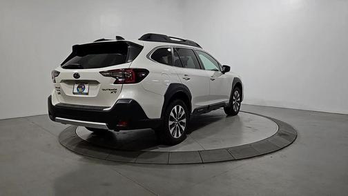 Crystal White Pearl 2023 Subaru Outback Limited XT