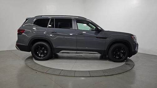 Pure Gray 2026 Volkswagen Atlas 2.0T Peak Edition