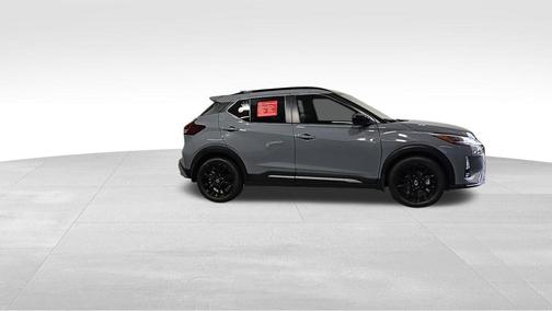 2021 Nissan Kicks SR