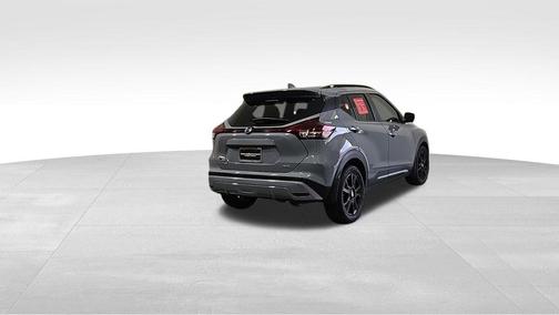 2021 Nissan Kicks SR