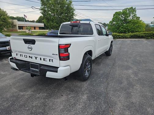 Glacier White 2026 Nissan Frontier SV