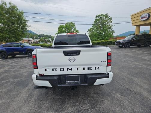 Glacier White 2026 Nissan Frontier SV