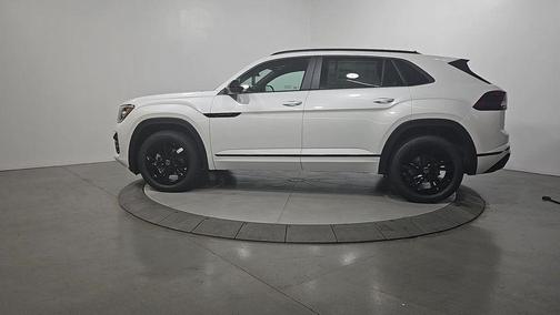 Opal White Pearl 2026 Volkswagen Atlas Cross Sport 2.0T SEL R-Line Black