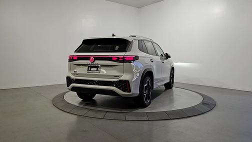 Sandstone 2026 Volkswagen Tiguan 2.0T SEL R-Line Turbo