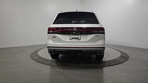 Opal White Pearl 2026 Volkswagen Atlas 2.0T Peak Edition