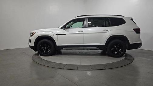 Opal White Pearl 2026 Volkswagen Atlas 2.0T Peak Edition