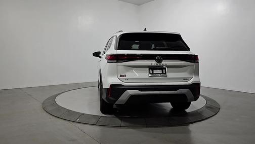 Pure White 2026 Volkswagen Tiguan 2.0T SE