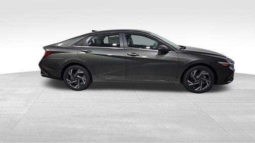 2025 Hyundai ELANTRA HEV Limited