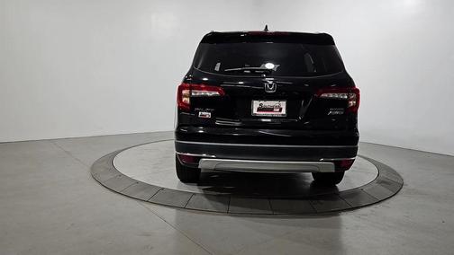 2021 Honda Pilot Touring 8-Passenger
