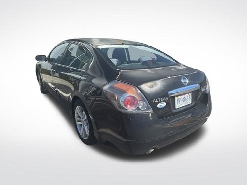 Super Black 2010 Nissan Altima 3.5 SR