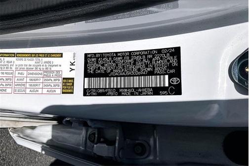 2024 Toyota Prius LE