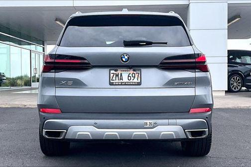 Grey 2025 BMW X5 sDrive40i