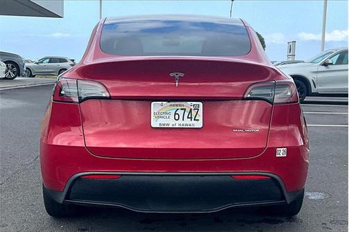 2022 Tesla Model Y Long Range Dual Motor All-Wheel Drive