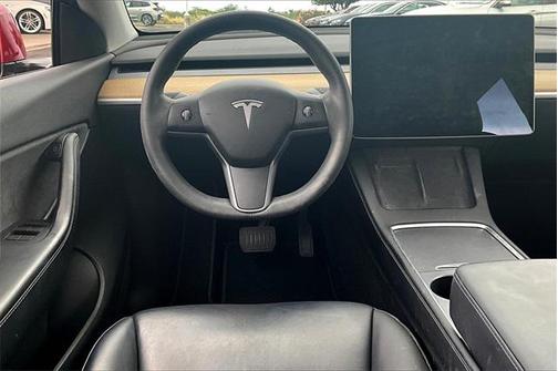 2022 Tesla Model Y Long Range Dual Motor All-Wheel Drive