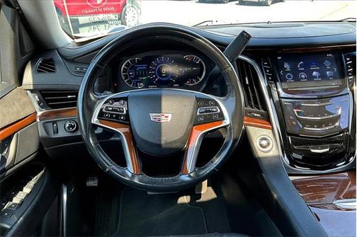 2017 Cadillac Escalade Luxury