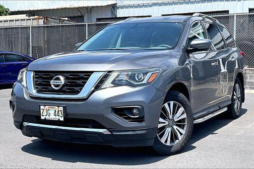 Gun Metallic 2019 Nissan Pathfinder SL
