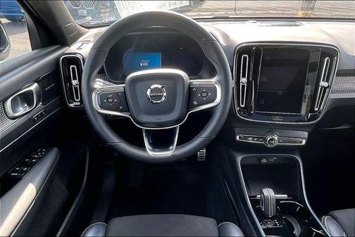 2022 Volvo XC40 Recharge Pure Electric P8 Twin Plus