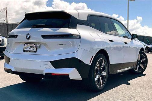 2025 BMW iX xDrive50