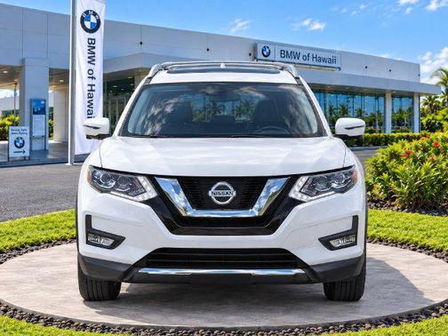 Pearl White 2017 Nissan Rogue SL