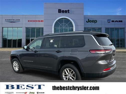 2022 Jeep Grand Cherokee L Laredo 4x4