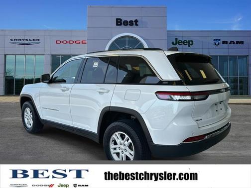 2023 Jeep Grand Cherokee Laredo 4x4