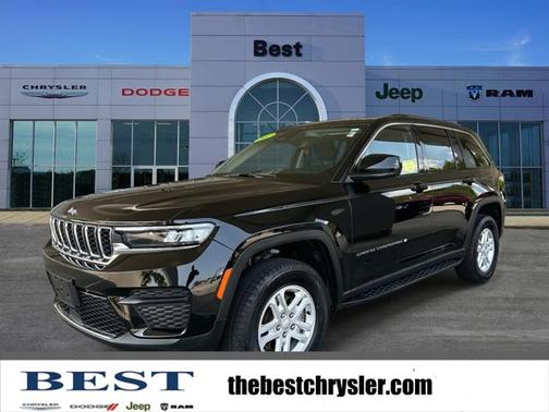 2022 Jeep Grand Cherokee Laredo 4x4