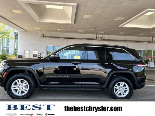 2022 Jeep Grand Cherokee Laredo 4x4