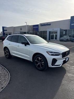 Crystal White 2026 Volvo XC60 B5 Core
