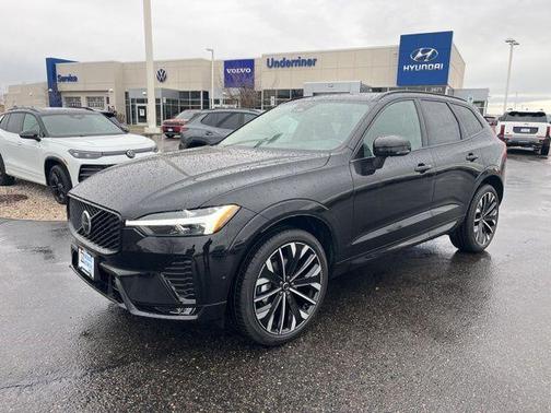 Onyx Black Metallic 2026 Volvo XC60 B5 Ultra