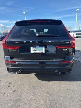 Onyx Black Metallic 2026 Volvo XC60 Plug-In Hybrid T8 Plus